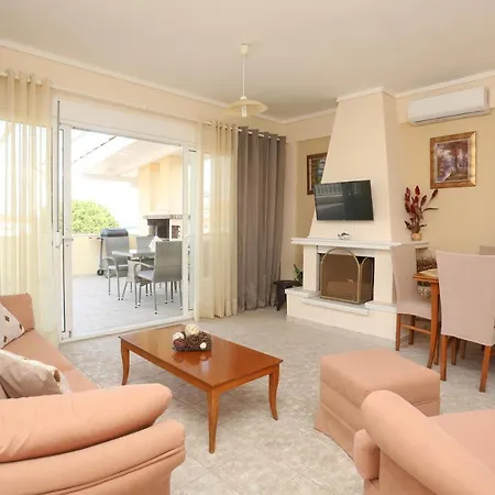 Arancia, Nilie Hospitality Mgmt